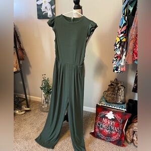 PrettyGarden Woman’s Jumpsuit in Sz M nwt color dark sage green